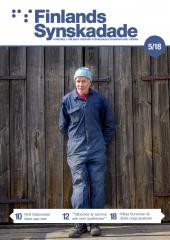 Pärmbild: Bern Löfman lutar sig mot en laduvägg.